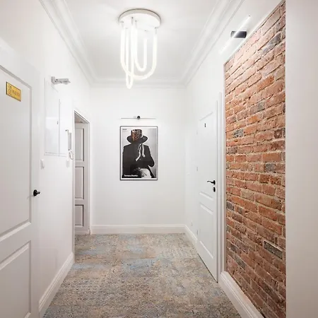 Metro Wilenski #5 By Bookinghost Daire